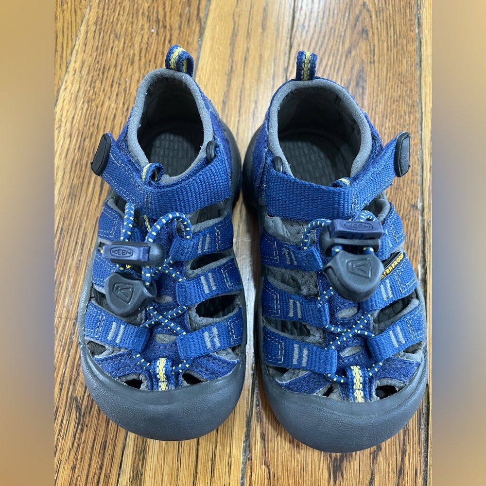 Toddler Keens Size 8